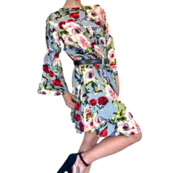 Umgee Dresses & Skirts - UMGEE NWOT Floral A-Line Keyhole Dress
